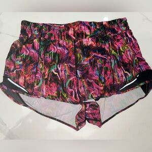 Lululemon Hotty Hot High-Rise Lined Short 2.5”